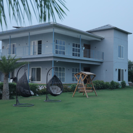 TOP 5 Amazing Farmhouses in Chattarpur for an Unforgettable Holi Party